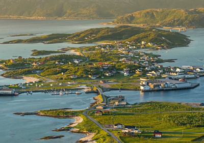 Có khoảng 300 cư dân sống trên đảo. Ảnh: CNN.