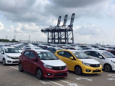 Các dòng xe nhỏ đang có doanh số cao, song hiện nay mức giá vẫn chưa giảm so với kỳ vọng của người tiêu dùng.