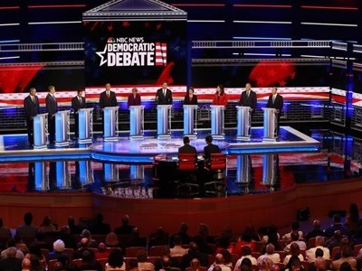 Cuộc tranh luận hôm 26/6 tại Miami giữa các ứng viên tổng thống Mỹ đảng Dân chủ. Ảnh: AP.