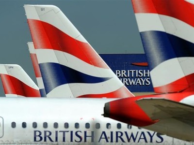 Máy bay của British Airways đỗ tại sân bay Heathrow, London, Anh. (Nguồn: AFP/TTXVN).