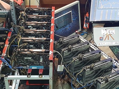 Các đồng bitcoin tự động sinh ra bởi thuật toán được thiết kế trong mã nguồn của bitcoin (trong ảnh là các thiết bị dùng để "đào" bitcoin).