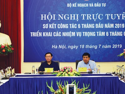 Đổi mới tư duy và cách làm: Quyết tâm thúc tăng trưởng 6,8%