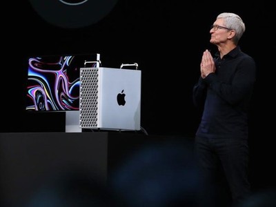 CEO Apple Tim Cook giới thiệu mẫu máy tính Mac Pro cao cấp tại sự kiện diễn ra ngày 3/6 ở San Jose, California. (Nguồn: Getty Images).