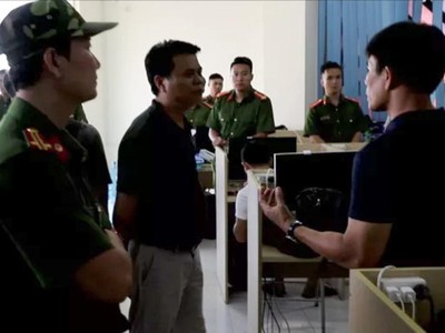 Tạm giữ 380 người Trung Quốc vận hành website cờ bạc quy mô 10.000 tỷ