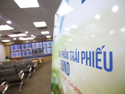 Tiền nóng chọn trái phiếu doanh nghiệp, cảnh báo “bỏng tay” (Kỳ 1): Giải mã tiền chảy mạnh vào trái phiếu