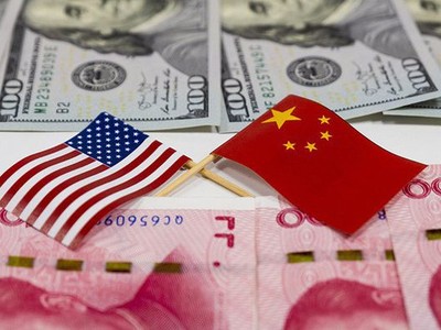Cuộc chiến thương mại Mỹ-Trung bước vào giai đoạn nguy hiểm sau khi Trung Quốc hạ giá đồng Nhân dân tệ. (Ảnh: China Briefing).