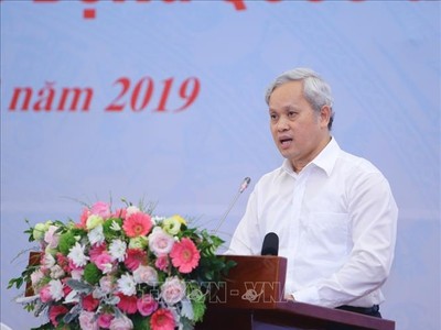 Tổng Cục Trưởng Tổng cục Thống kê Nguyễn Bích Lâm báo cáo thống kê về năng suất lao động của Việt Nam. Ảnh: Danh Lam/TTXVN