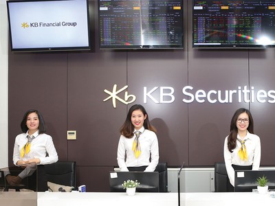 Công ty chứng khoán ngoại bám sâu vào thị trường 