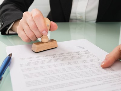 Đang có những ý kiến trái chiều về việc bỏ xác nhận của công an trong hồ sơ bồi thường bảo hiểm.