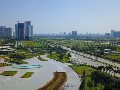 Tuyến đường 60 m nối 2 con đường huyết mạch là Võ Chí Công và Phạm Văn Đồng giúp giao thông khu vực Tây Bắc Hà Nội trở nên thông suốt.