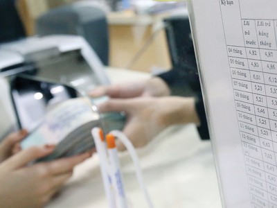 Áp lực tăng lãi suất huy động