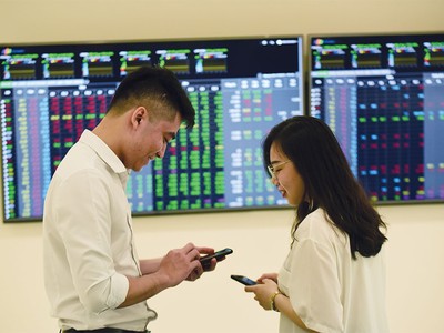 Cổ phiếu bất động sản: Tìm cơ hội với từng nhóm ngành