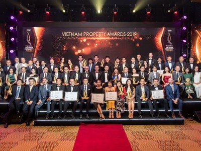52 hạng mục giải thưởng được trao cho hơn 20 công ty bất động sản.