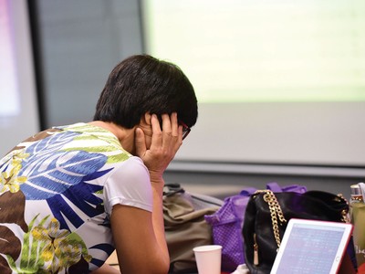 Thị trường ngày càng diễn biến phức tạp, chiến lược phòng thủ là phù hợp trong lúc này.