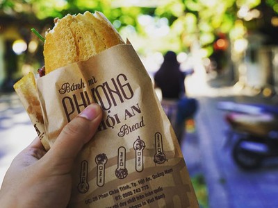 Không chỉ có thắng cảnh đẹp, Việt Nam còn hấp dẫn khách du lịch nước ngoài bởi văn hóa ẩm thực phong phú.