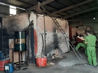 Nơi sản xuất dầu giả trong Công ty TNHH Môi trường Dung Quất. Ảnh: Thạch Thảo.