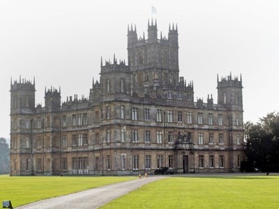 Các vị khách sẽ được sử dụng 1 trong 300 căn phòng tại lâu đài của Bá tước và Nữ bá tước xứ Carnarvon. Ảnh: PA. 