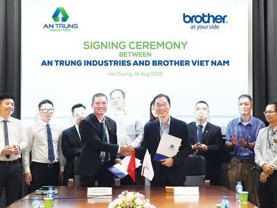 Nhựa Hà Nội ký kết hợp tác trở thành nhà cung ứng cho Brother Việt Nam.