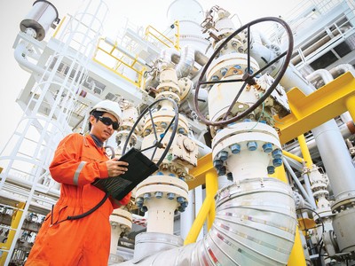 Doanh nghiệp dầu khí nỗ lực vượt khó 