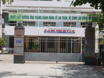 Bình Định: Phó giám đốc sở bị buộc thôi việc