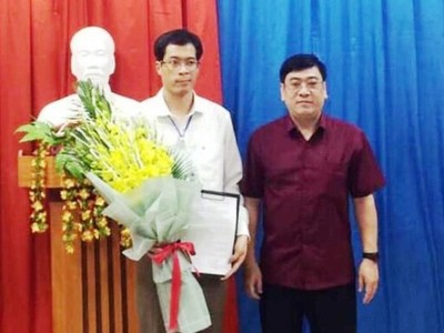 Ông Nguyễn Xuân Hạnh (áo trắng) được điều động, bổ nhiệm làm Giám đốc Trung tâm trợ giúp pháp lý  từ tháng 4/2019.