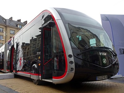 Một mẫu xe buýt điện lưu thông tại thủ đô Paris, Pháp. Ảnh: transporturbain.canalblog.com.