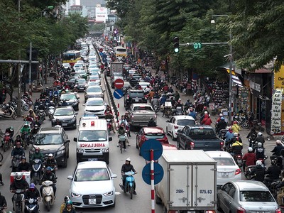 TP.HCM tăng 'kịch trần' phí đăng ký ô tô, xe máy