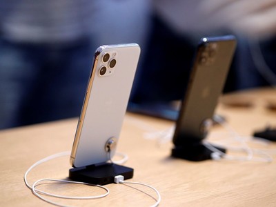 Mẫu điện thoại iPhone 11 Pro của Apple được trưng bày tại cửa hàng ở New York, Mỹ, ngày 21/9/2019. (Nguồn: THX/ TTXVN).