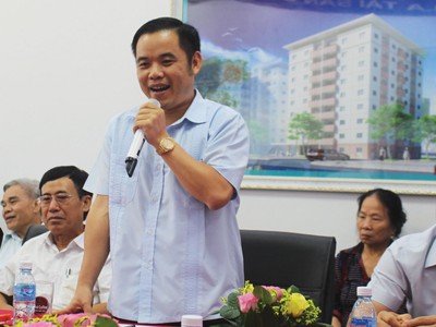 Theo ông Phùng Văn Bộ, Chủ tịch TTB (đứng giữa), hoạt động Đảng tốt sẽ thúc đẩy hoạt động kinh doanh, chăm lo tốt hơn cho người lao động.