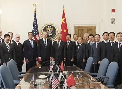 Hai đoàn đàm phán Mỹ - Trung gặp nhau tại Washington tuần trước. Ảnh: Xinhua.