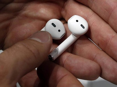 AirPods Pro sẽ là tên gọi chính thức của AirPods 3?
Ảnh: AFP.