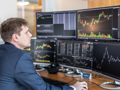 Còn room ngoại, còn cơ hội tăng thị giá 