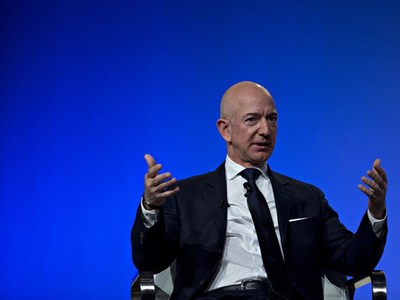 Tỷ phú Jeff Bezos mất 6,9 tỷ USD trong một đêm. Ảnh: Bloomberg. 