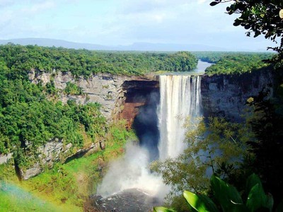 Là quốc gia nhỏ thứ ba ở Nam Mỹ, Guyana rất ít được biết đến. Đây là đất nước duy nhất ở Nam Mỹ mà người dân nói tiếng Anh.