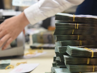 Năng lực tài chính của một số chủ thể tham gia thị trường mua bán nợ vẫn còn yếu.