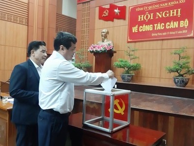 Các đại biểu đã bầu đồng chí Lê Trí Thanh giữ chức Phó Bí thư Tỉnh ủy Quảng Nam.