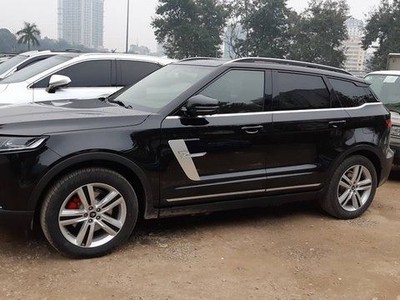 Một số DN đã ngừng nhập khẩu ô tô Trung Quốc.