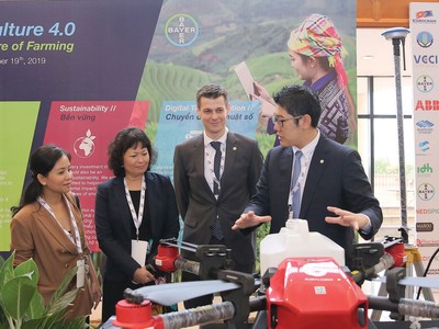 Thiết bị bay không người lái có thể giúp nông dân sản xuất nhỏ canh tác an toàn và tiết kiệm.