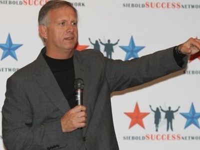 Tỷ phú tự thân Steve Siebold. Ảnh: CNBC.