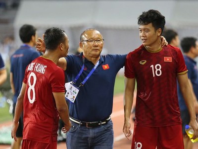 HLV Park Hang-seo cùng các cầu thủ đã tạo nên những thời khắc tự hào tràn đầy cảm xúc của người dân hai nước Việt, Hàn.