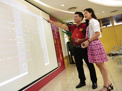 Thị trường chứng khoán Việt Nam: Những nút thắt cần sớm tháo gỡ