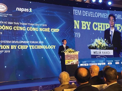 Phó thủ tướng Vũ Đức Đam phát biểu tại diễn đàn.