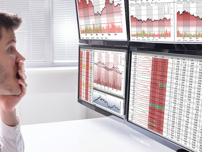 Nhà đầu tư kêu chi phí giao dịch phái sinh đắt đỏ