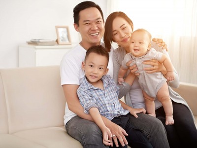 Tổng đài Bảo vệ Sức khỏe Việt tư vấn các vấn đề về sức khỏe cho cả gia đình.