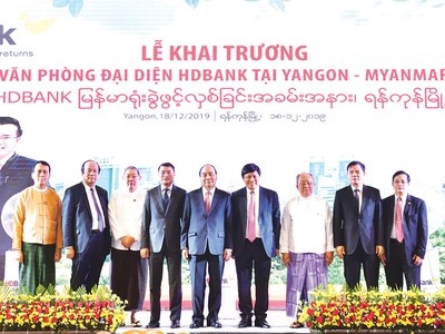 HDBank đã khai trương Văn phòng đại diện đầu tiên tại Myanmar dưới sự chứng kiến của Thủ tướng Chính phủ Nguyễn Xuân Phúc.