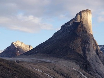 Ngọn núi dốc nhất thế giới