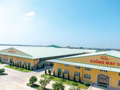 Một doanh nghiệp muốn tồn tại và phát triển lâu dài, cần có tầm nhìn chiến lược, tư duy đột phá, nỗ lực và tập trung cao nhất cho mục tiêu mình xây dựng” Ông Bùi Việt Quang, Tổng giám đốc CTCP May Sông Hồng.