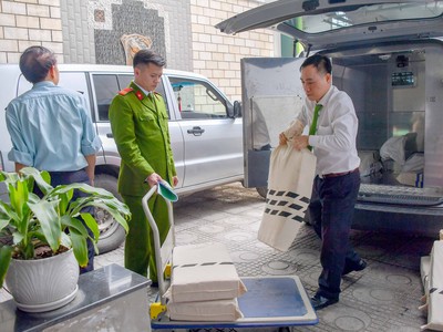 Công tác chuẩn bị và sẵn sàng tiếp quỹ cho các máy ATM tại Vietcombank dịp Tết Nguyên đán Canh Tý 2020.