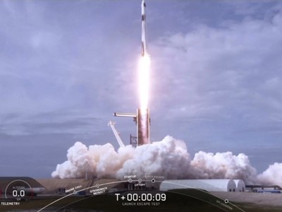 Thử nghiệm của Elon Musk: Tên lửa Falcon 9 nổ tung như pháo hoa giữa không trung
