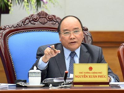 Thủ tướng Chính phủ Nguyễn Xuân Phúc: Các Bộ, ngành, địa phương không được chủ quan, không để dịch lây lan, phải coi việc phòng, chống dịch như “chống giặc”.
